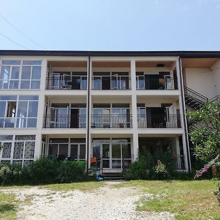 Aparthotel Na Abovyana 7 New Athos Esterno foto